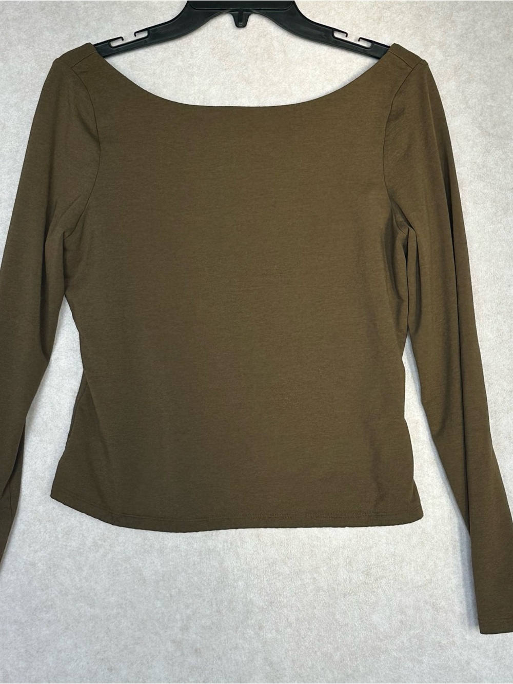 Banana Republic Women’s Shirt Size M Olive Boatneck Long Sleeve Top Cotton